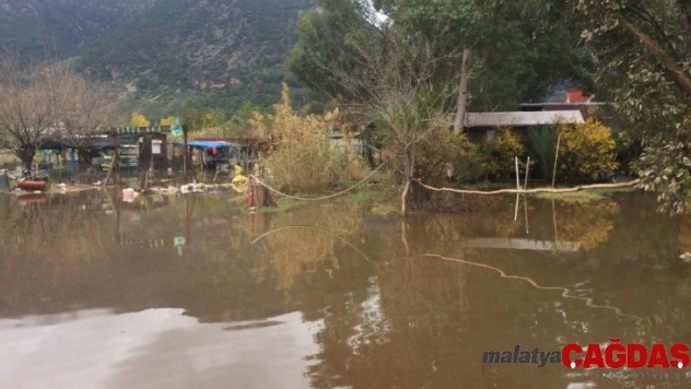 Kumluca'da sağanak sonrası çalışma yapıldı