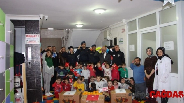 Kumlucalı miniklerden Mehmetçik'e vitamin desteği