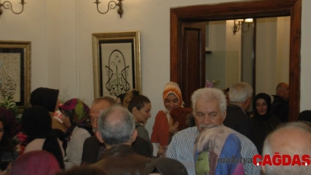 Kur'an-ı Kerim ayetleri 'hüsnü hat' ile buluştu