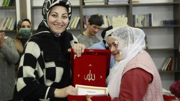 Kur'an-ı Kerim öğrenme aşkı engel tanımıyor