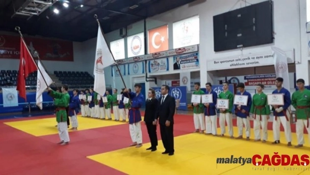 Kuraş aday hakemlik kursu Düzce'de yapıldı