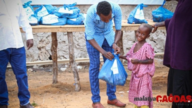 Kurban yardımları 3 kıtada 20 ülkeye ulaştırılıyor