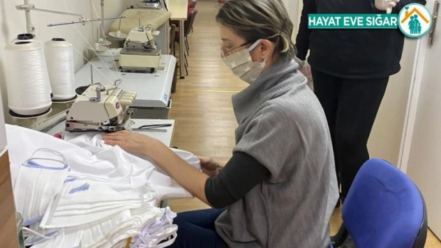 Kursiyerden işçilere maske desteği