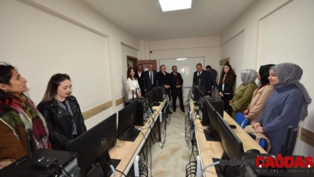 Kurslara katılan binlerce kadın ev ekonomilerine katkı sağladı