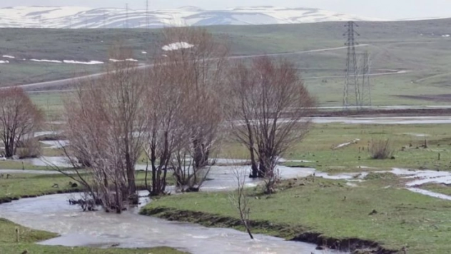 Kuru dere suya kavuştu
