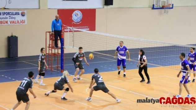 Kurumlar arası Voleybol turnuvası büyük ilgi görüyor
