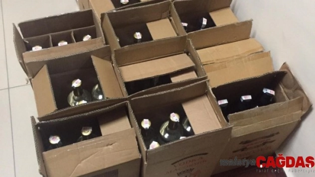 Kuşadası'nda kaçak içki deposuna operasyon