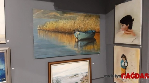 Kuşadası Sanat Galerisi'nde karma resim sergisi