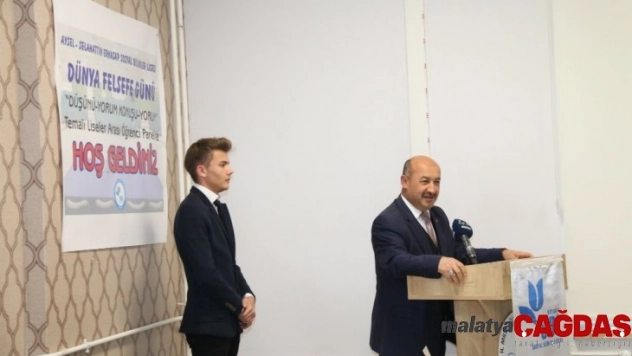 Kütahya'da 'Düşünü-Yorum, Konuşu-Yorum' temalı liseler arası öğrenci paneli