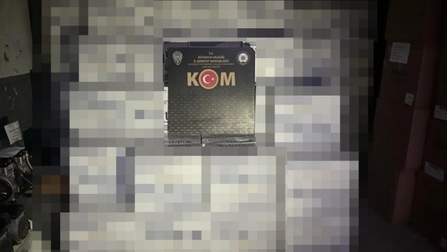 Kütahya'da durdurulan araçta 5 milyon makaron ele geçirildi