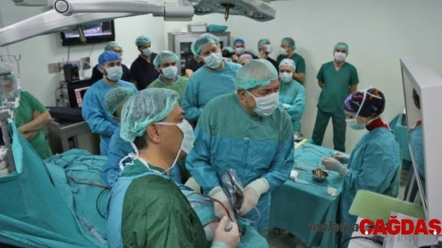 Kütahya'da ilk kez kapalı yöntemle beyin ameliyat yapıldı