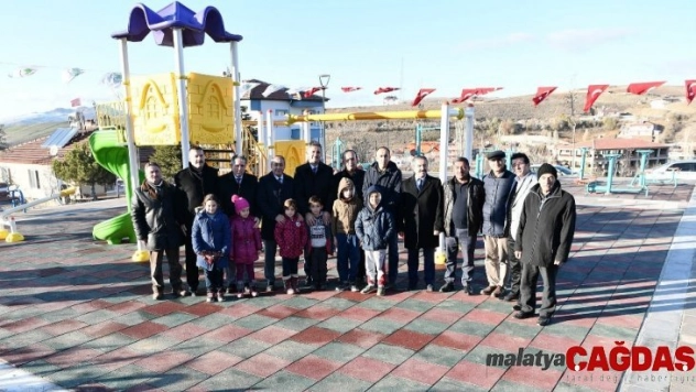 Kutludüğün pazar yeri ve parkı hizmete açıldı