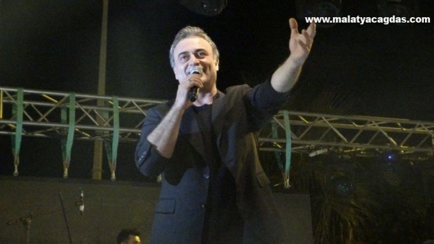 Kutsi Hatay'da halk konseri verdi