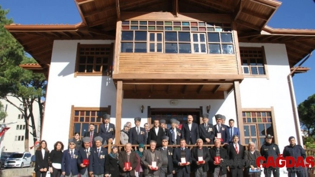 Kuyucak'ta gazilere madalyaları verildi