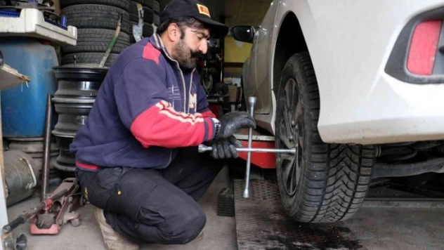 Lastikçiler: 'Sıcaklıklar 7 derecenin altına düşmeden değiştirin'