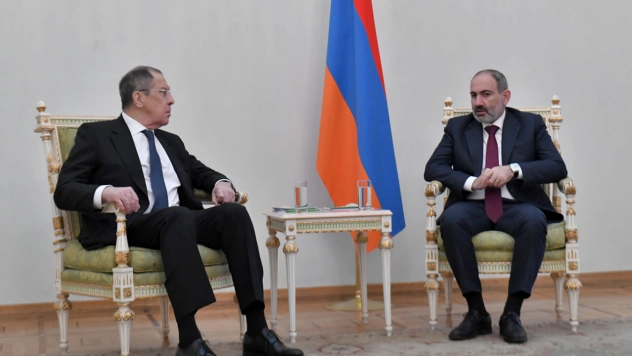 Lavrov: Önce ateşkesin sağlanması gerektiği yaklaşımını reddediyoruz