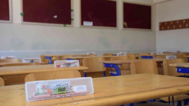 LGS'ye girecek 50 bin öğrenciye kalem seti