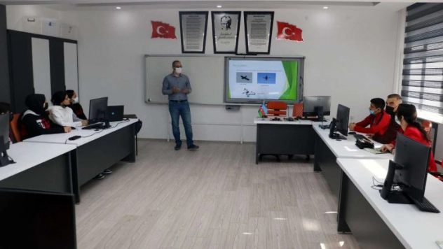 Lise öğrencilerinden kardeş ülkeye drone eğitimi