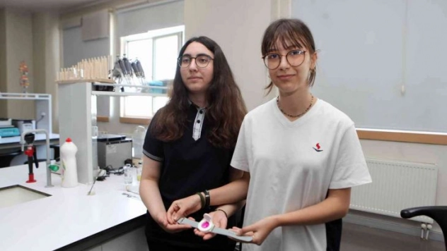 Lise öğrencilerinden proje başarısı