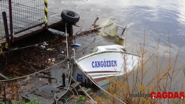 Lodos tekneleri batırdı