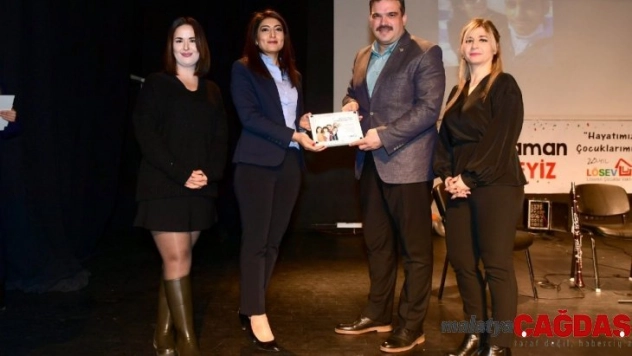 LÖSEV Eskişehir'den Rektör Çomaklı'ya ödül