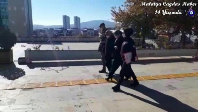 Mağazadan hırsızlık yapan sabıkalı 2 şüpheli suç üstü yakalandı