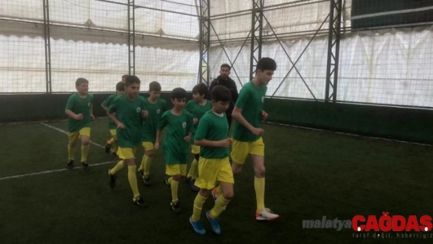 Mahalleler Arası Minikler Futbol Turnuvası devam ediyor