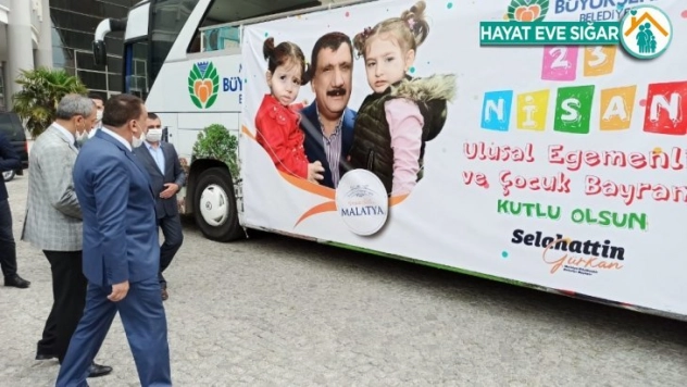 Malatya' da evler Türk Bayraklarıyla donatılıyor