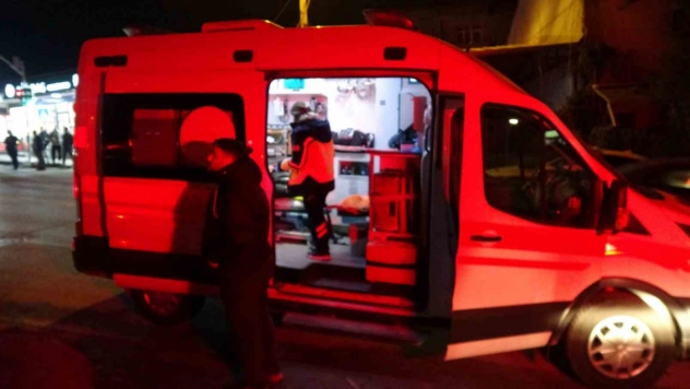 Dur ihtarına uymayan motosikletli kaza yaptı