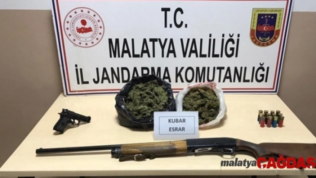1 kilo 200 gram esrar yakalandı