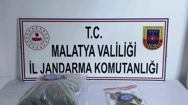3 kilo 348 gram kubar esrar ele geçirildi