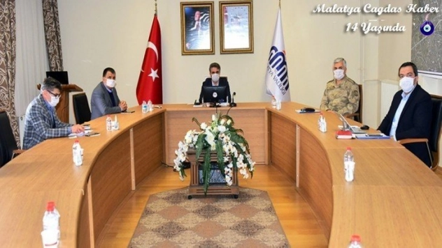 Açık alanlarda sigara içme yasağı