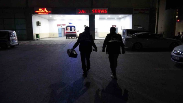 Bahçede silahla oynayan şahıs kendini yaraladı