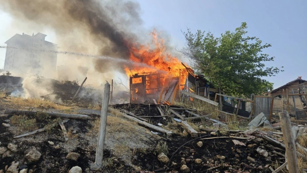 Malatya'da baraka yangını