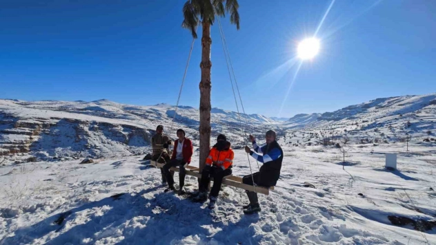 Bin 600 rakımda dondurucu soğuklara aldırış etmediler