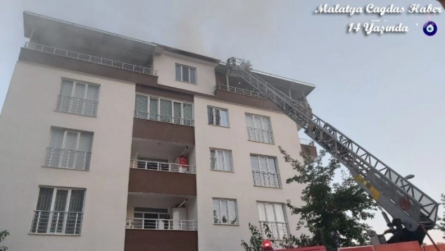 Malatya'da çatı yangını