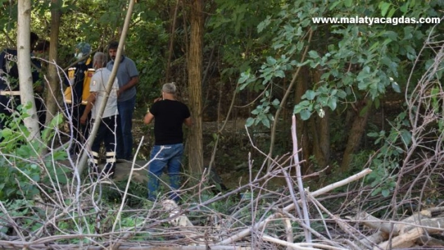 Dere yatağında erkek cesedi bulundu