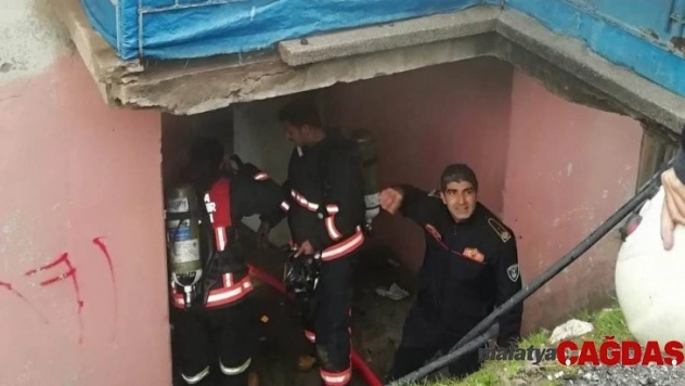 Yangını'dan 3 kişi dumandan etkilendi