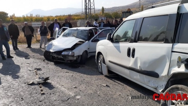 Trafik kazası: 4'ü ağır 11 yaralı