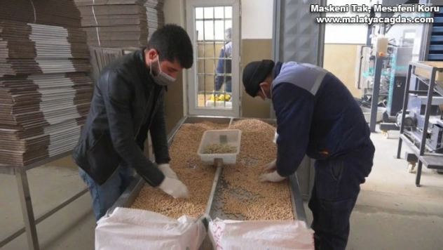 İhtiyaç sahiplerine 2 bin paket nohut ve kuru fasulye