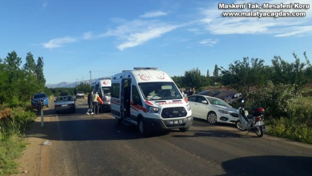 Malatya'da iki otomobil çarpıştı: 4 yaralı
