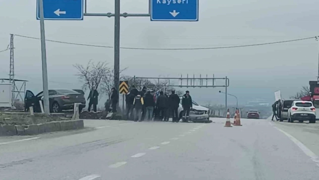 Malatya'da iki otomobil çarpıştı: 4 yaralı