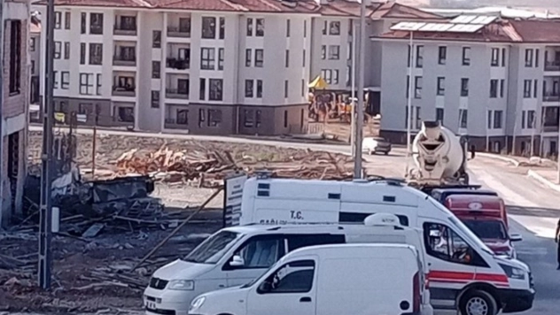 Malatya'da İnşaatta Kalıp Çöktü: 2 İşçi Yaralandı