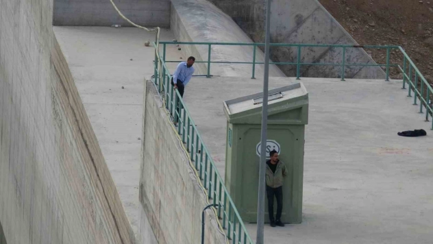 İntihar girişimini polis engelledi