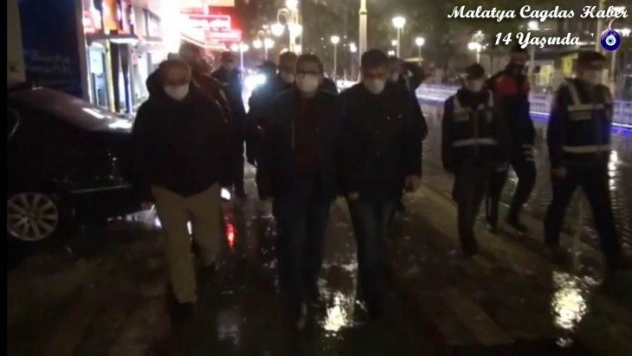 İşletmeler 22.00' da kepenk kapattı