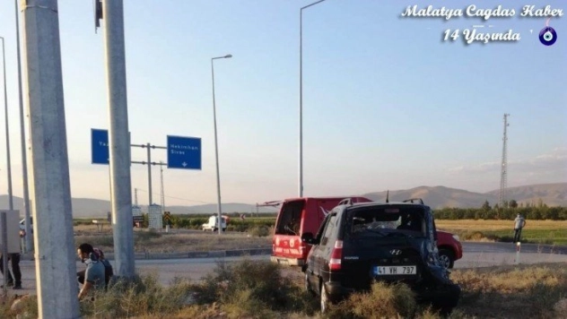 Kamyon ile otomobil çarpıştı: 6 yaralı