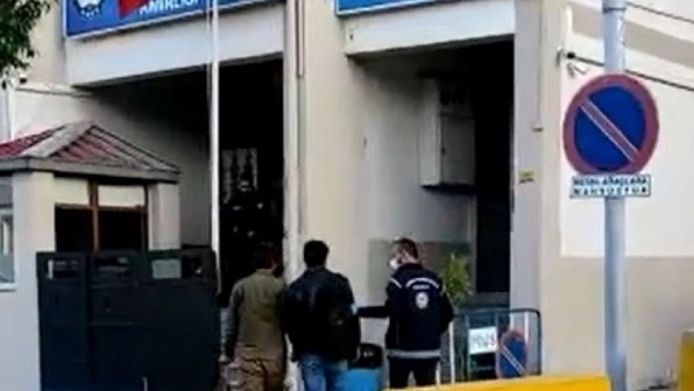Kamyonet Kasasında Düzensiz Göçmenler Yakalandı