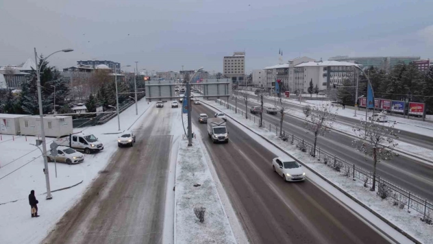 Malatya'da kar yağışı hayatı olumsuz etkiledi