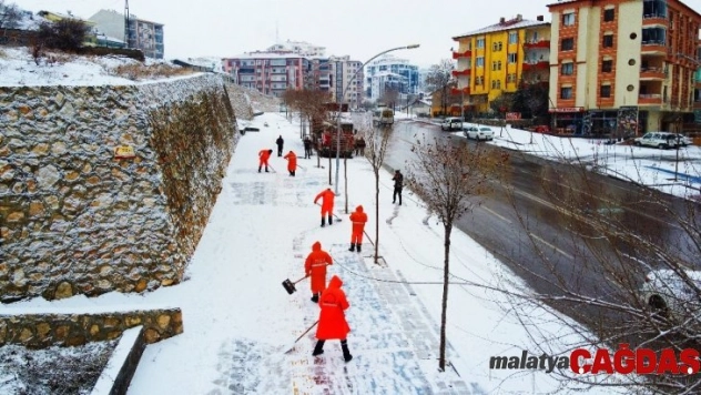 Karla yoğun mücadele