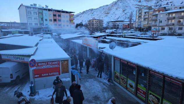 Konteyner çarşıda korkutan yangın